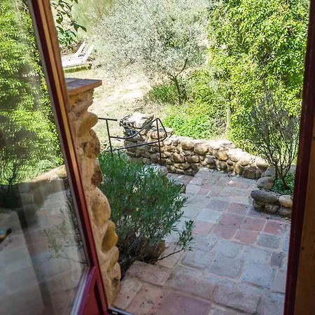 Le Clos Des Collines Bed & Breakfast *